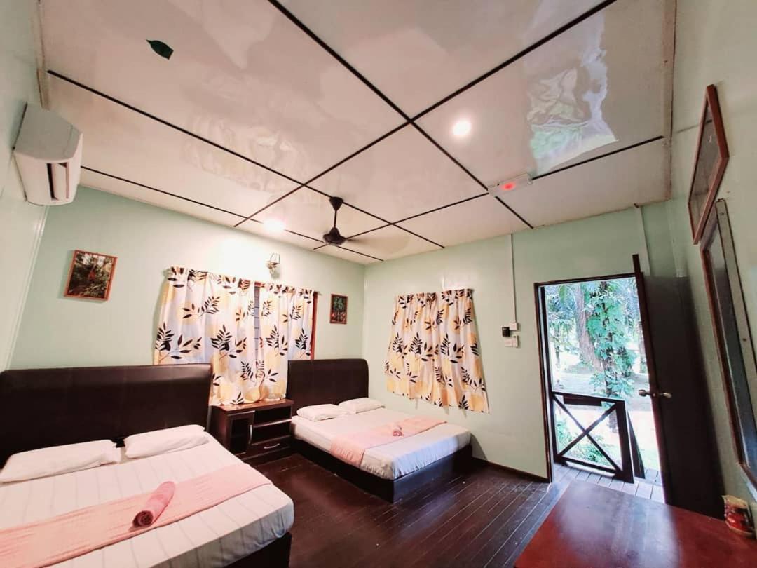 Sukau Backpackers Bed & Breakfast Bed & Breakfast Ngoại thất bức ảnh