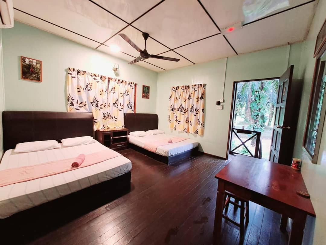 Sukau Backpackers Bed & Breakfast Bed & Breakfast Ngoại thất bức ảnh